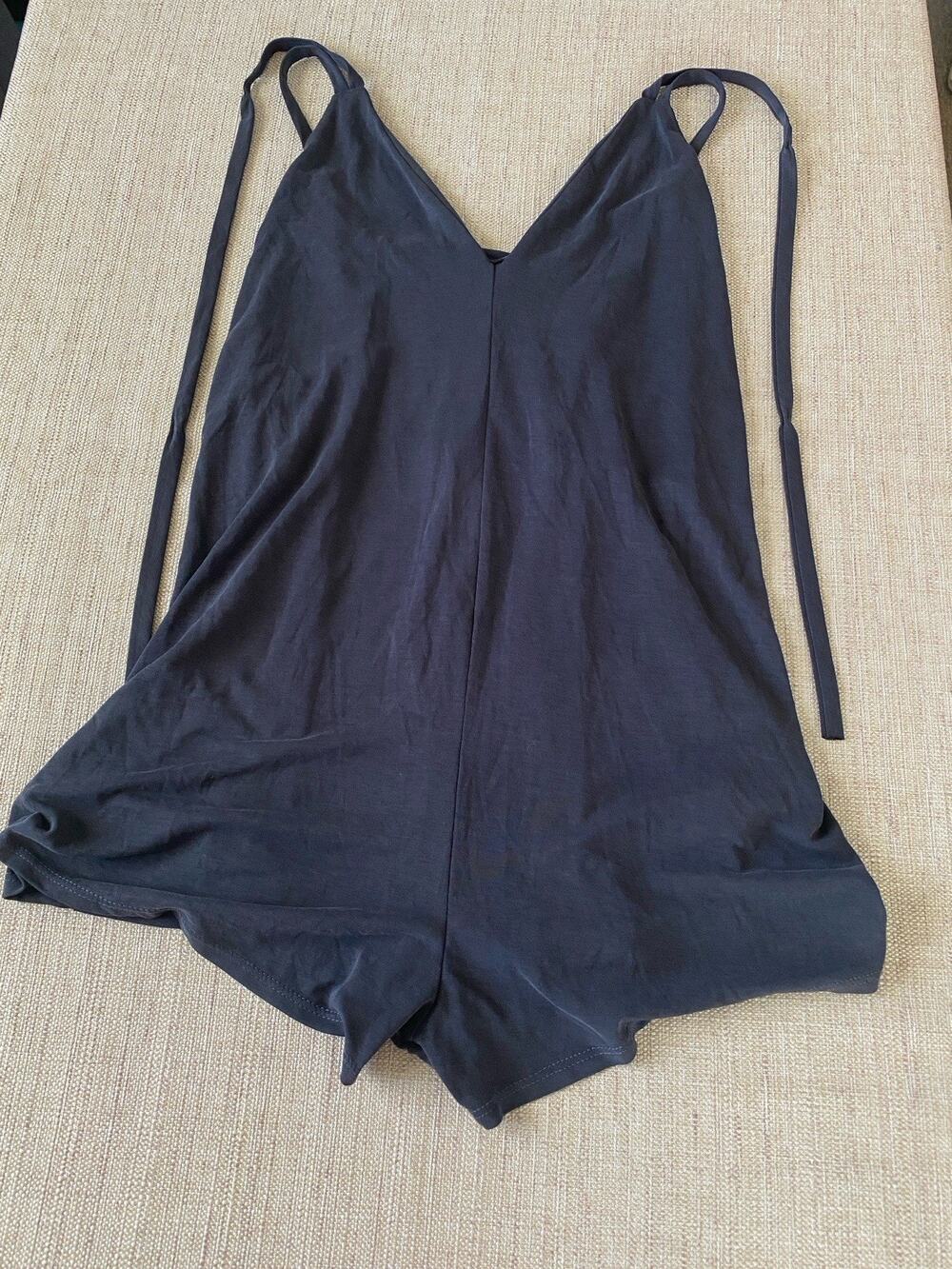 Market V-Neck Gray Romper Women’s S NWT